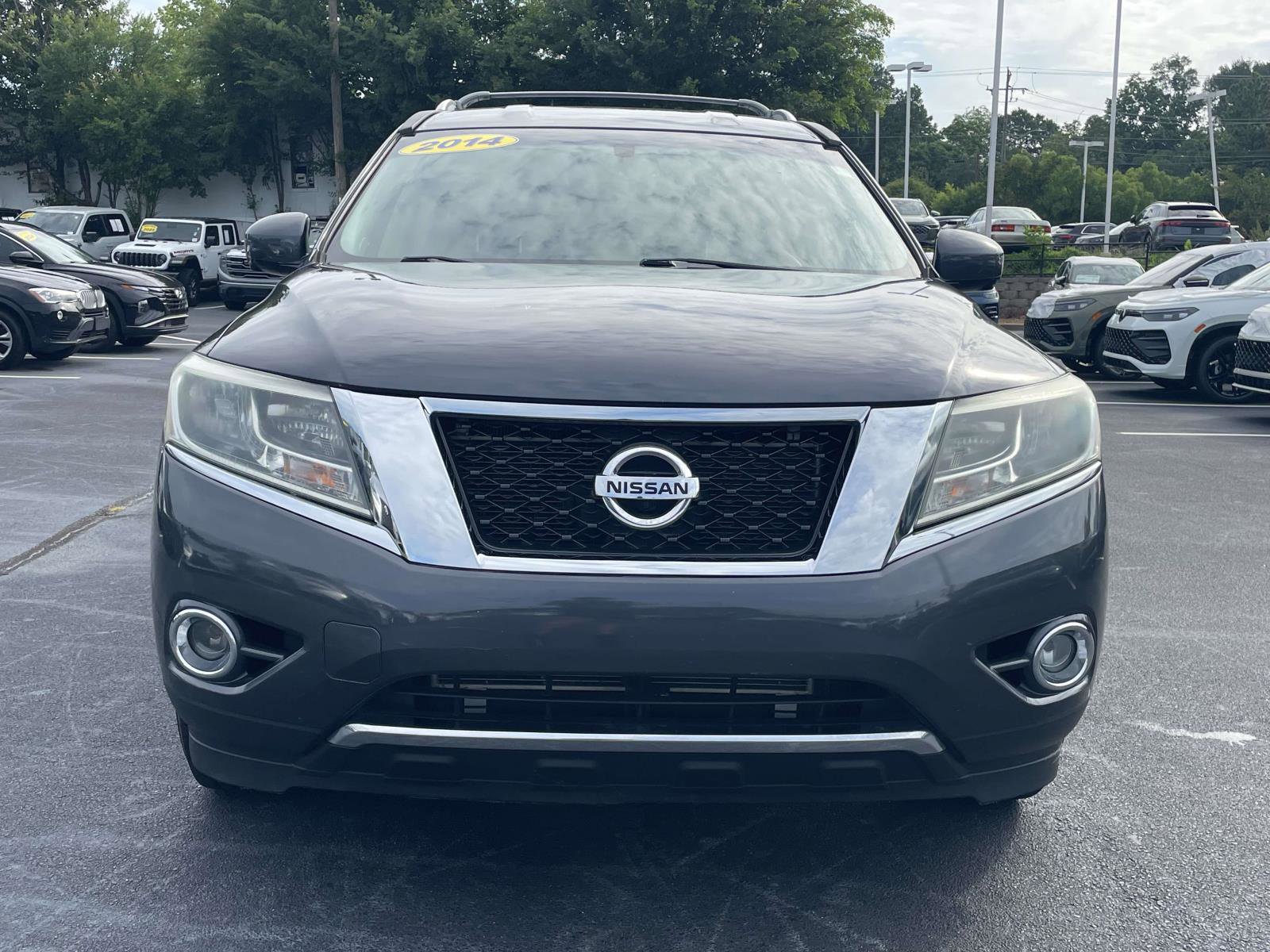 Used 2014 Nissan Pathfinder Platinum AWD/4WD image 2