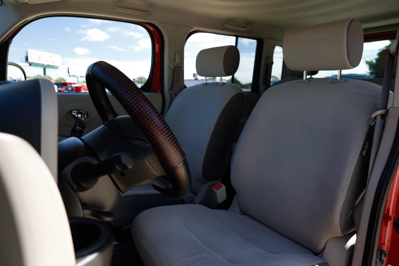 Used 2009 Nissan Cube 1.8 S w/ Interior Designer Pkg FWD image 6