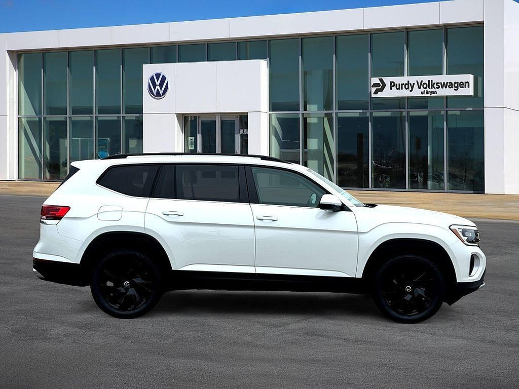 New 2026 Volkswagen Atlas SE FWD image 9