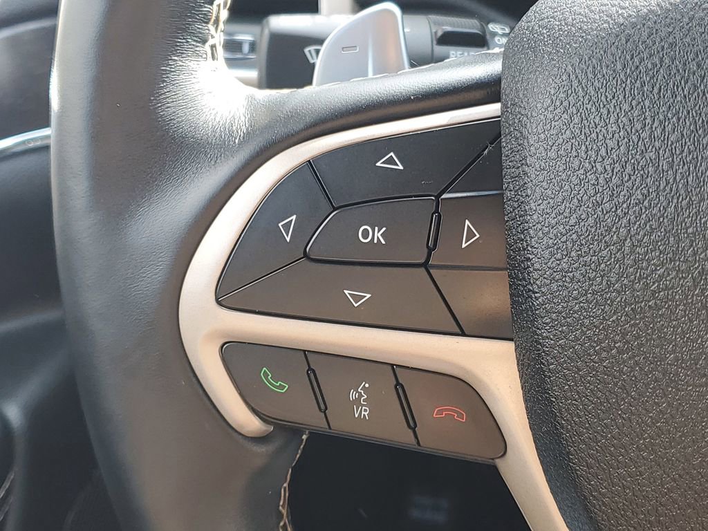 Used 2017 Jeep Grand Cherokee Limited image 16