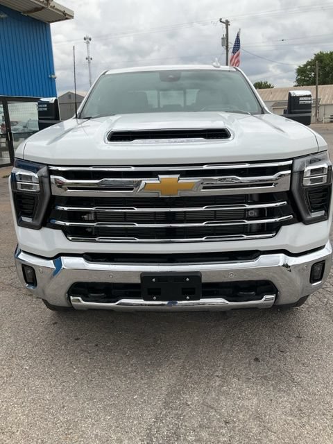 New 2026 Chevrolet Silverado 3500 LTZ w/ LTZ Premium Package AWD/4WD image 2
