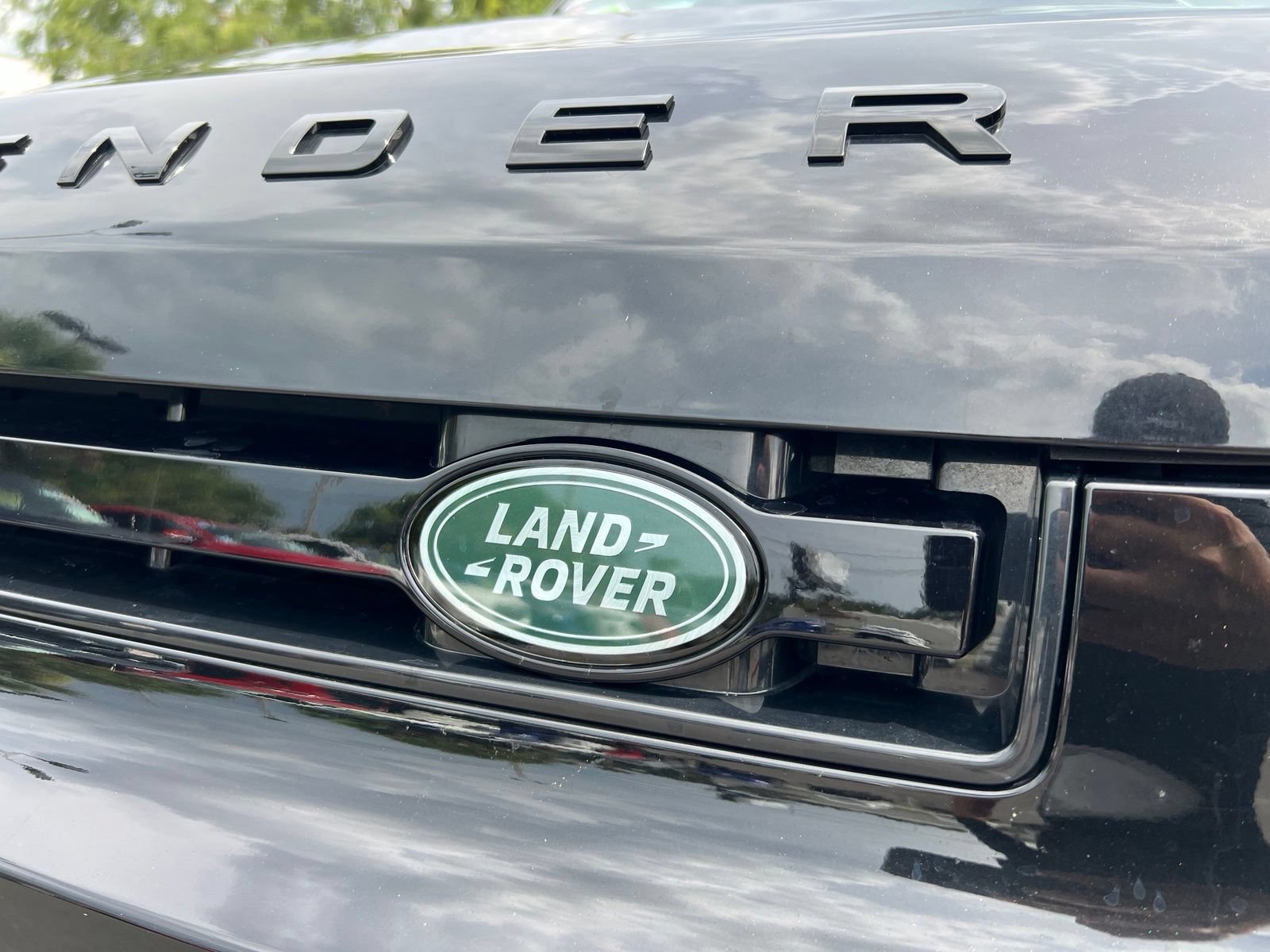 Used 2025 Land Rover Defender 110 S AWD/4WD image 82