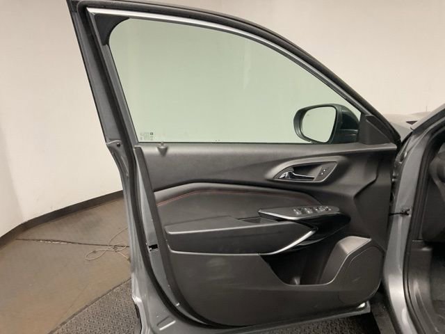 New 2026 Chevrolet Trax RS w/ Sunroof Package FWD image 9