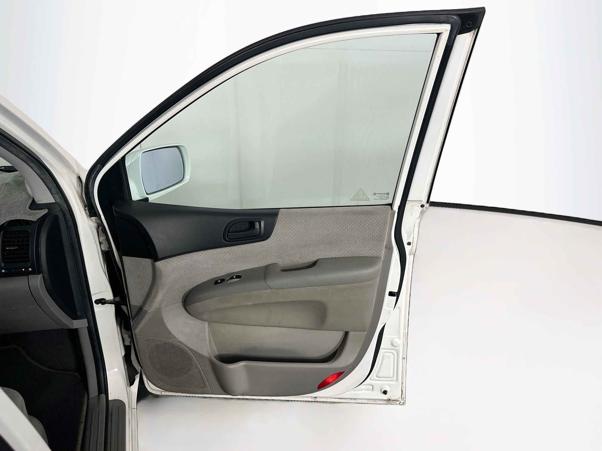 Used 2008 Hyundai Entourage GLS FWD image 28