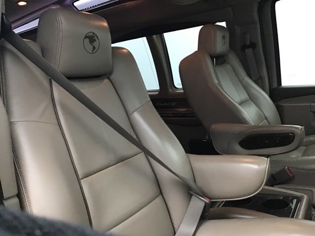 Used 2019 GMC Savana 2500 Extended w/ Enhanced Convenience Package image 41
