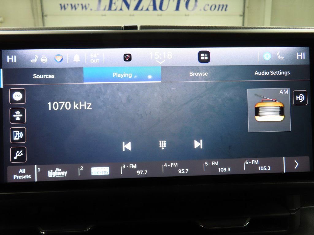 Used 2024 Jeep Wrangler Unlimited Sahara w/ Technology Group image 17