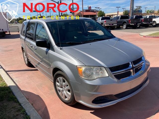 Used 2014 Dodge Grand Caravan SE w/ Quick Order Package 29E SE FWD image 2
