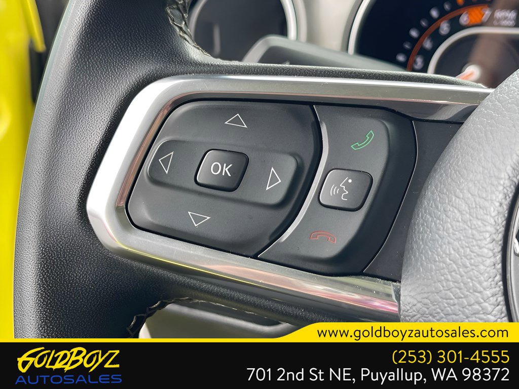 Used 2023 Jeep Wrangler Sahara AWD/4WD image 18