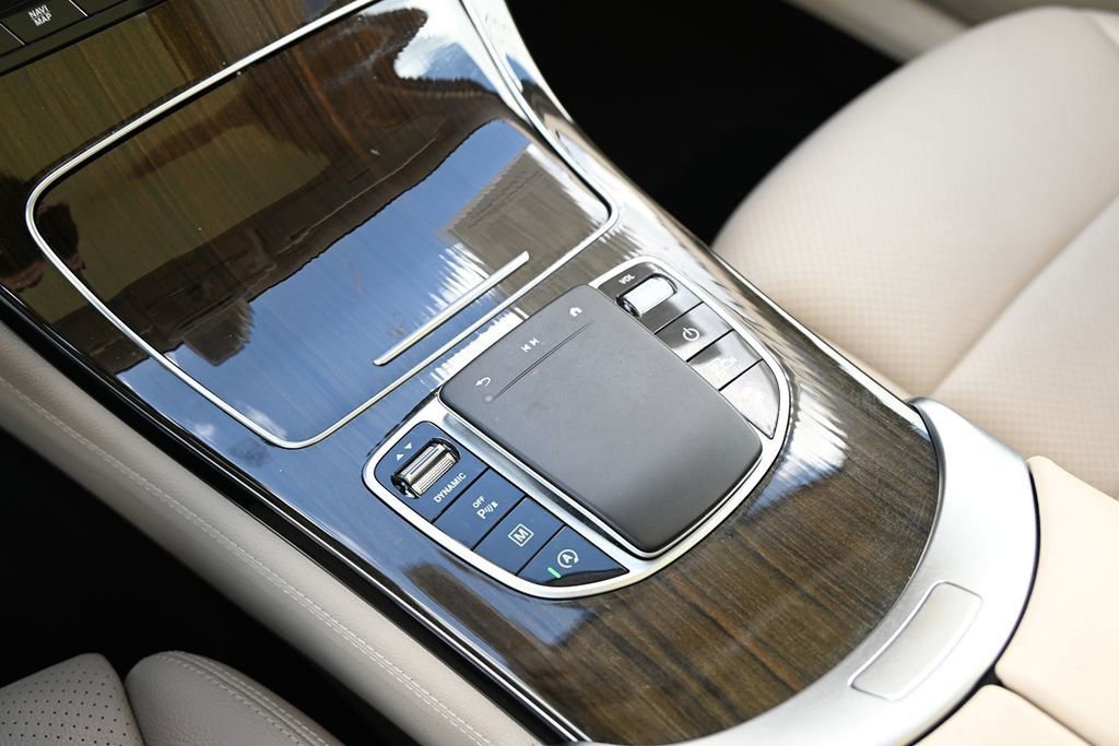 Used 2020 Mercedes-Benz GLC 300 GLC 300 image 23