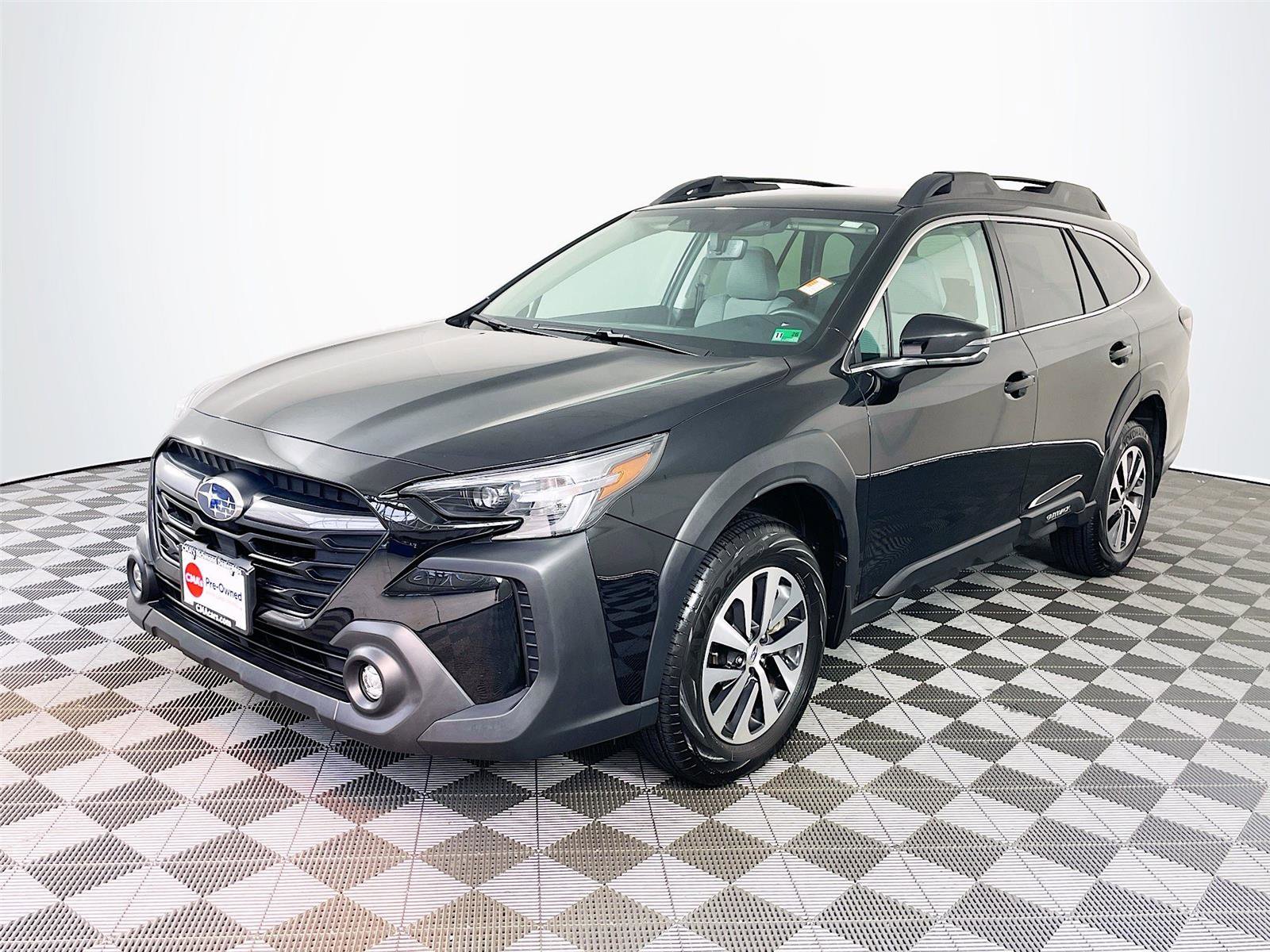 Certified 2025 Subaru Outback Premium AWD/4WD image 3