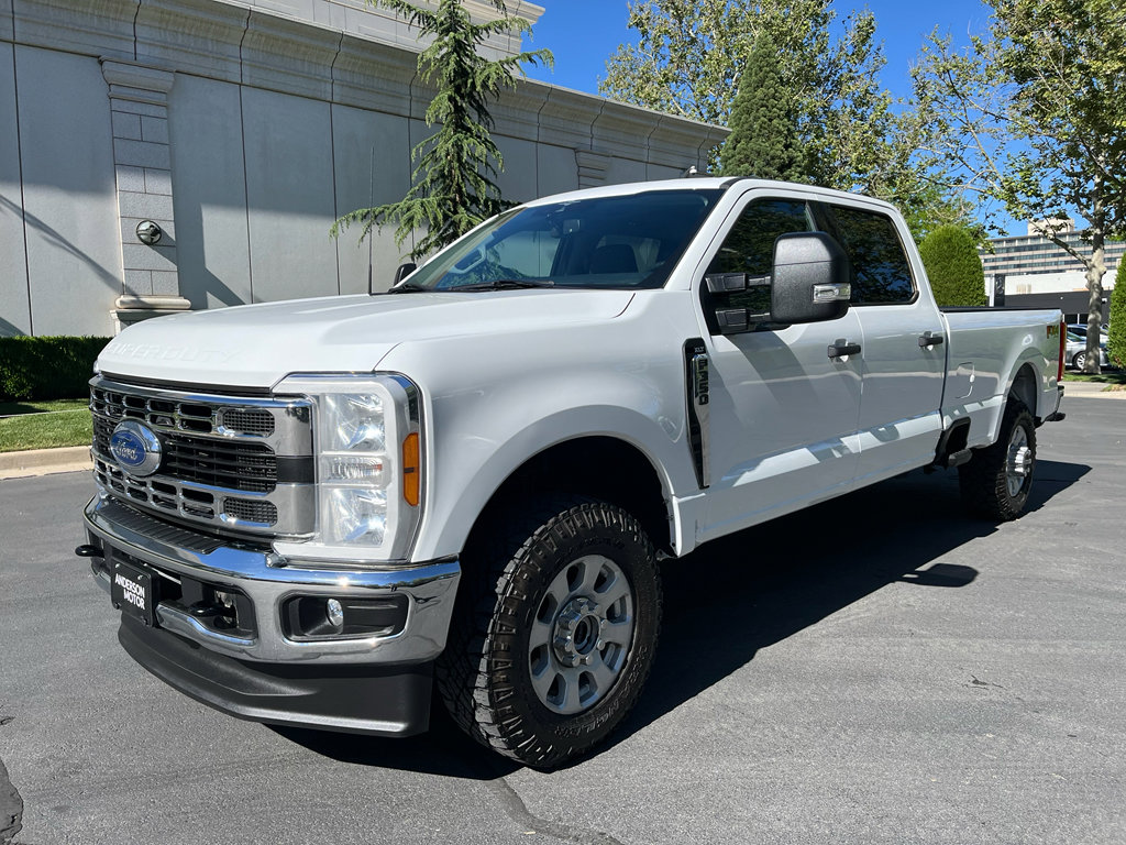 Used 2023 Ford F350 XLT w/ FX4 Off-Road Package AWD/4WD image 3