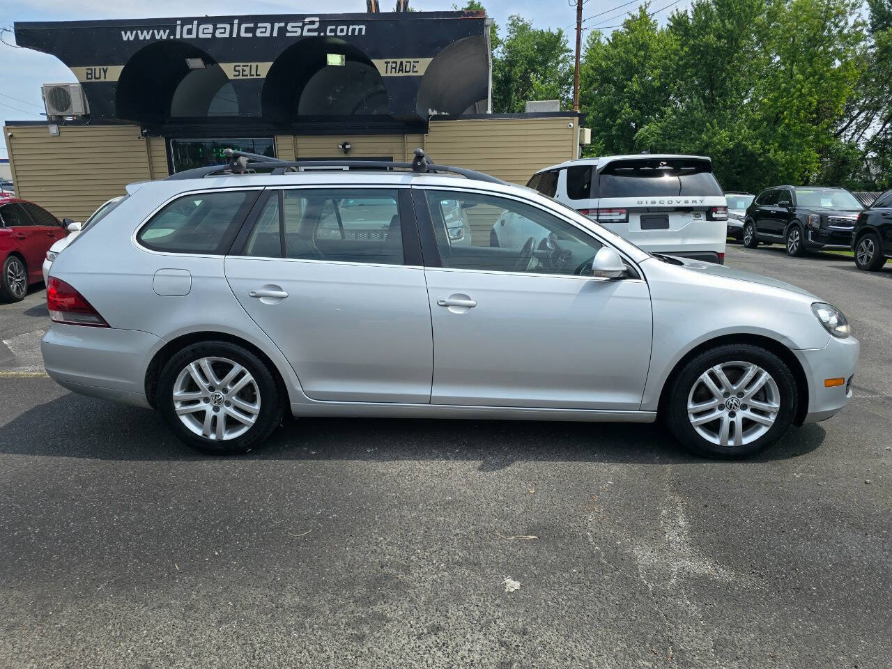 Used 2011 Volkswagen Jetta TDI FWD image 2