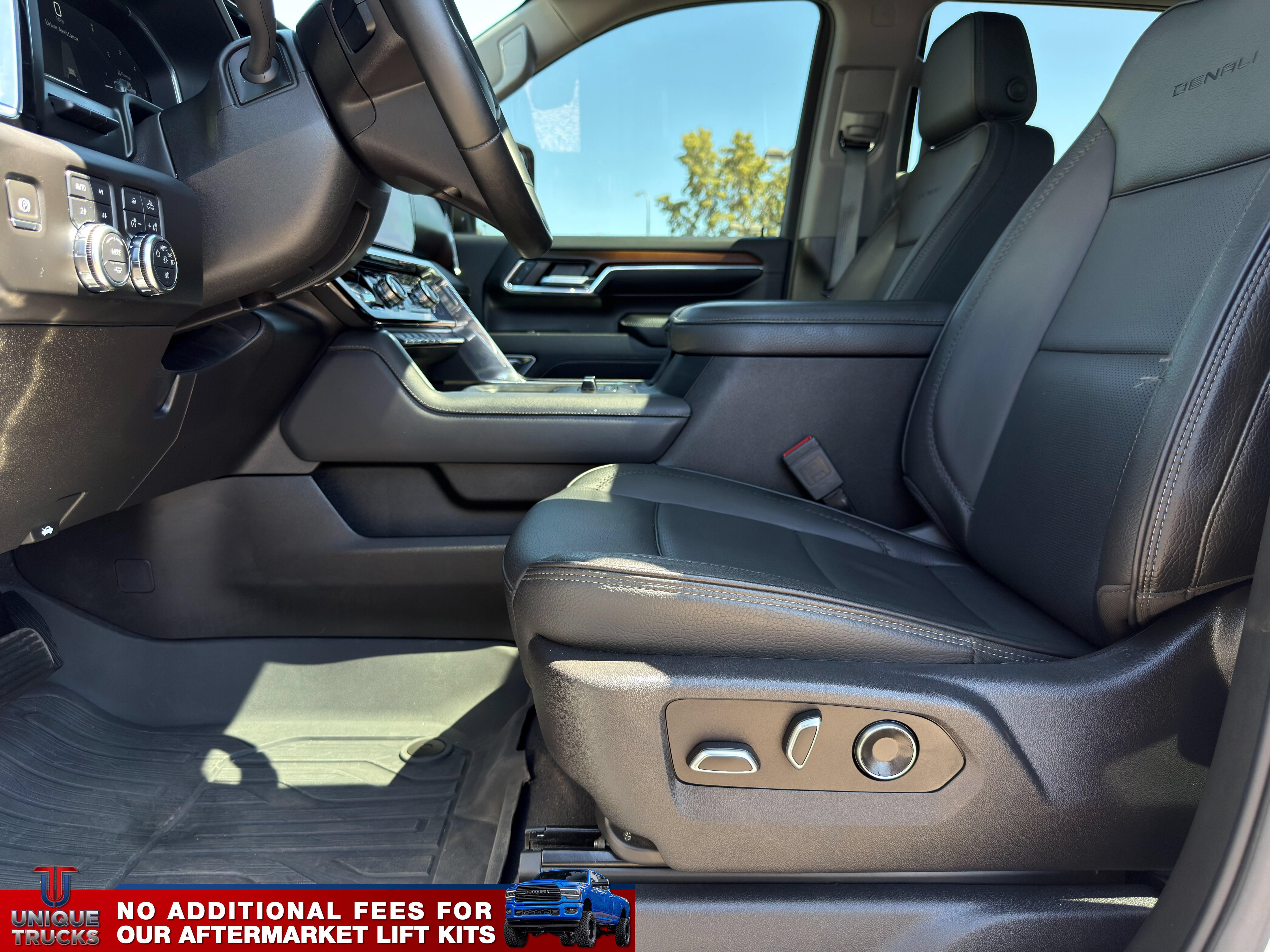 Used 2024 GMC Sierra 3500 Denali w/ Denali Reserve Package AWD/4WD image 18