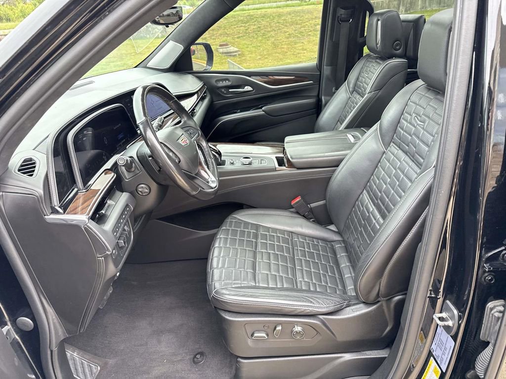 Used 2023 Cadillac Escalade ESV Sport Platinum w/ LPO, ONYX Package AWD/4WD image 6