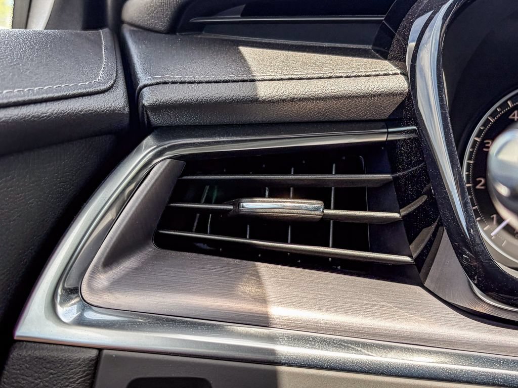 Certified 2023 Cadillac XT5 Luxury w/ LPO, Floor Liner Package FWD image 41