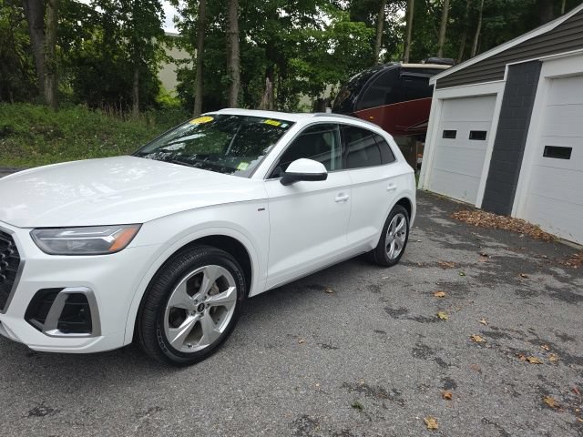 Used 2022 Audi Q5 2.0T Premium Plus w/ Premium Plus Package AWD/4WD image 2