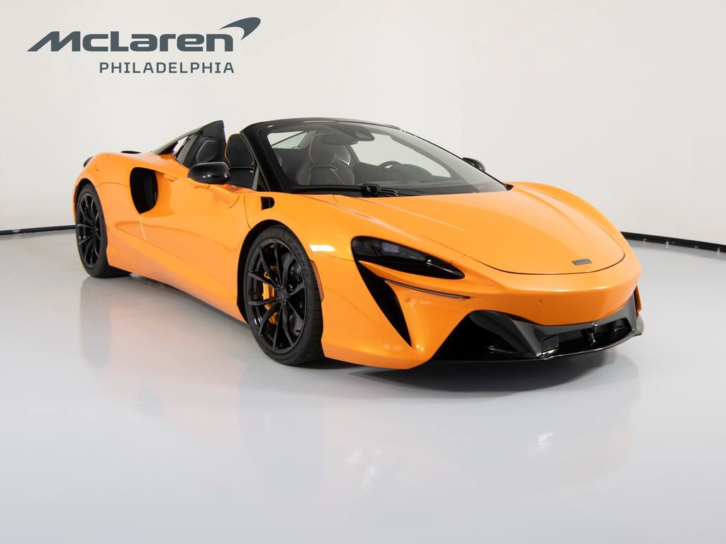 Used 2025 McLaren Artura Spider image 4