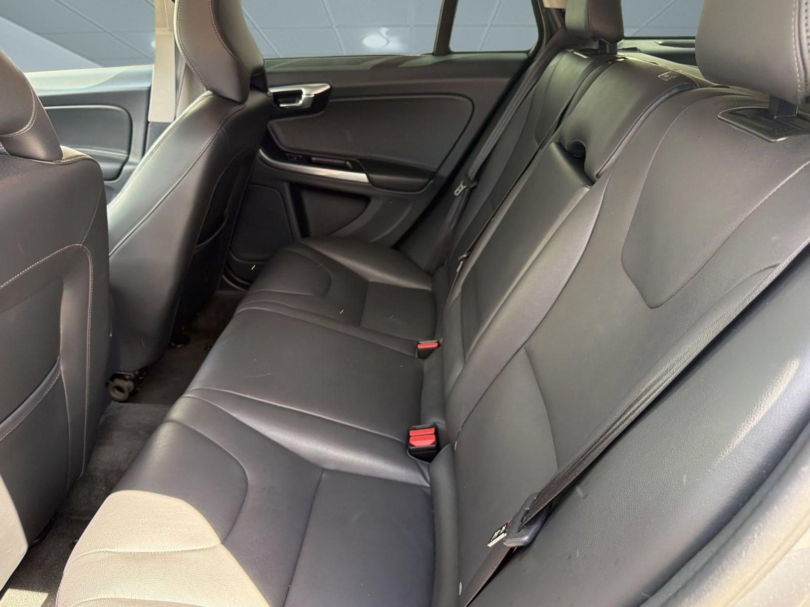 Used 2018 Volvo V60 T5 Cross Country w/ Convenience Package AWD/4WD image 25