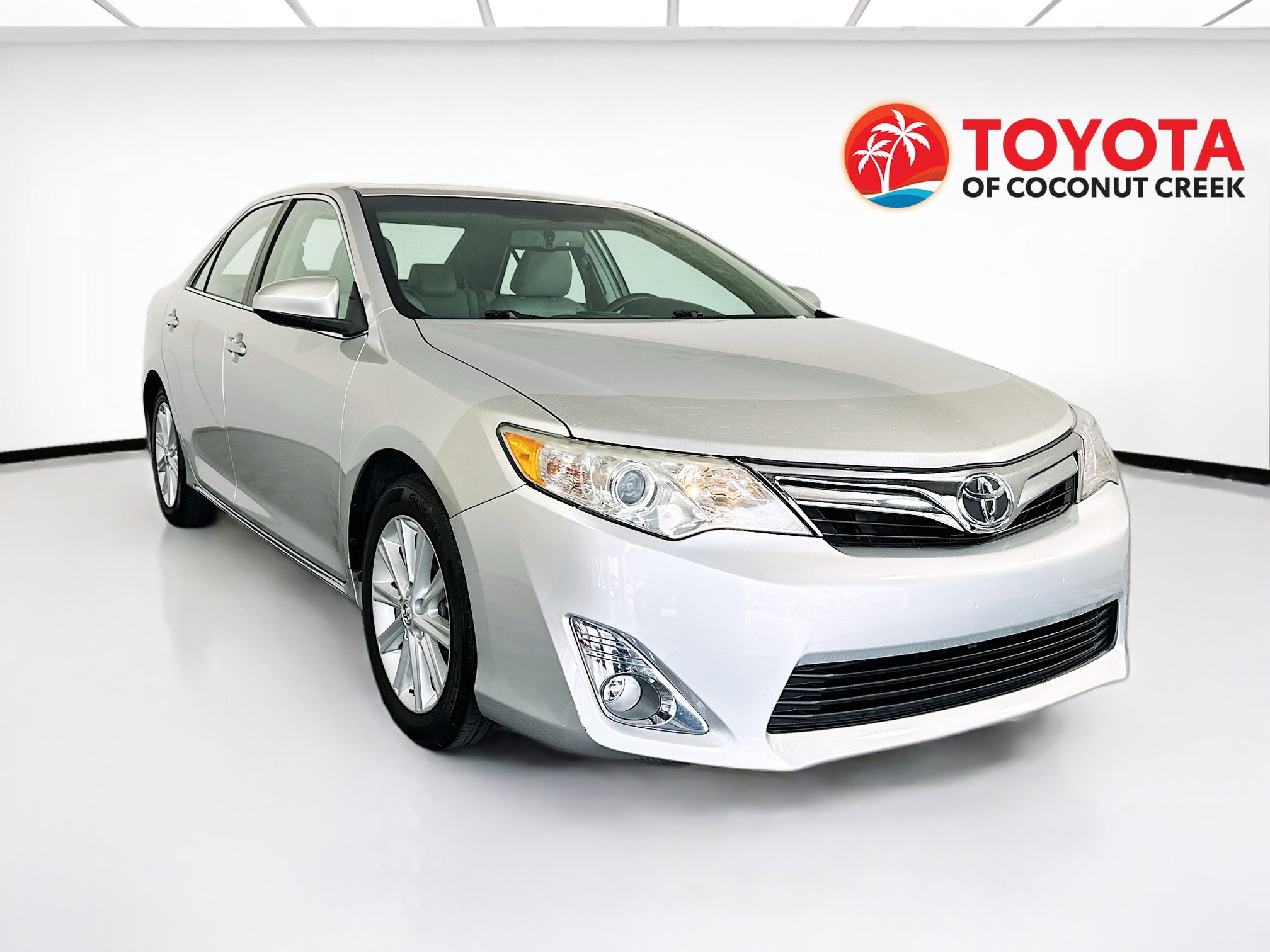 Used 2014 Toyota Camry XLE w/ Leather Package FWD video 1
