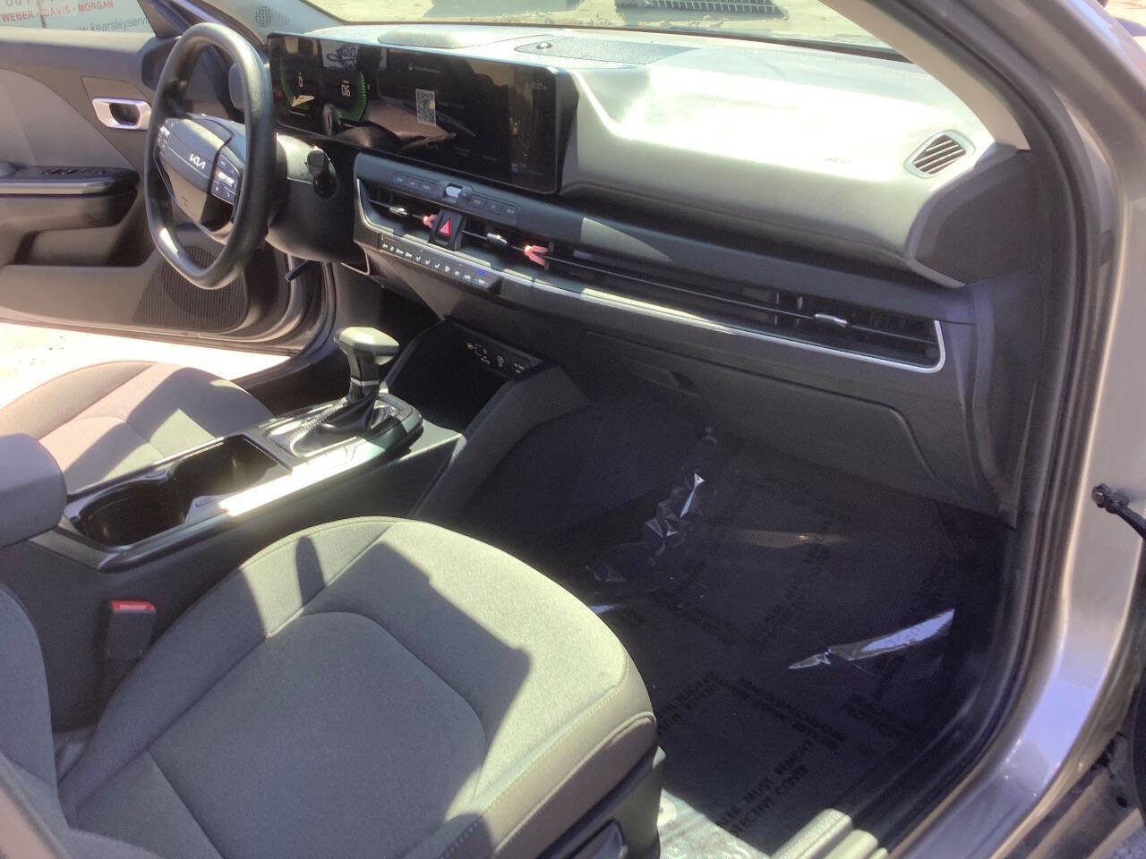 Used 2025 Kia K4 FWD image 29