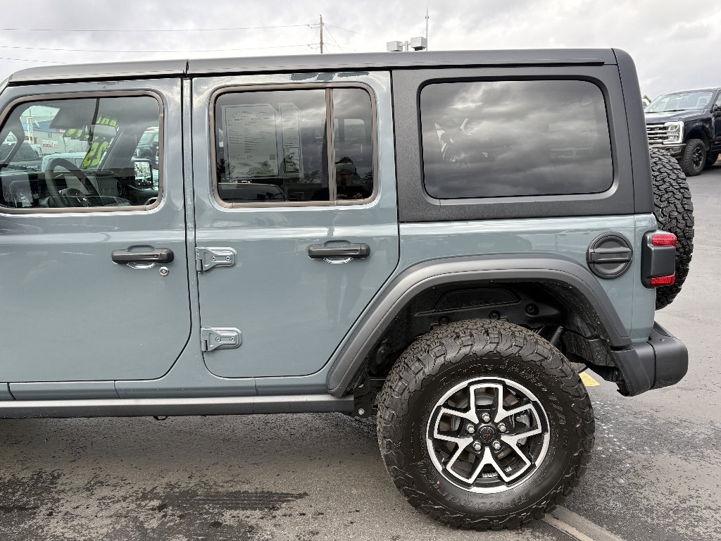 Used 2025 Jeep Wrangler Unlimited Rubicon w/ Steel Bumper Group image 11