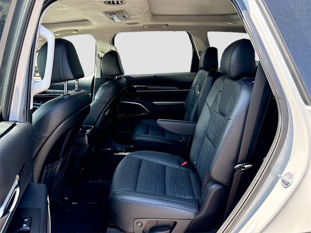 Used 2022 Kia Telluride SX w/ SX Prestige Package image 26