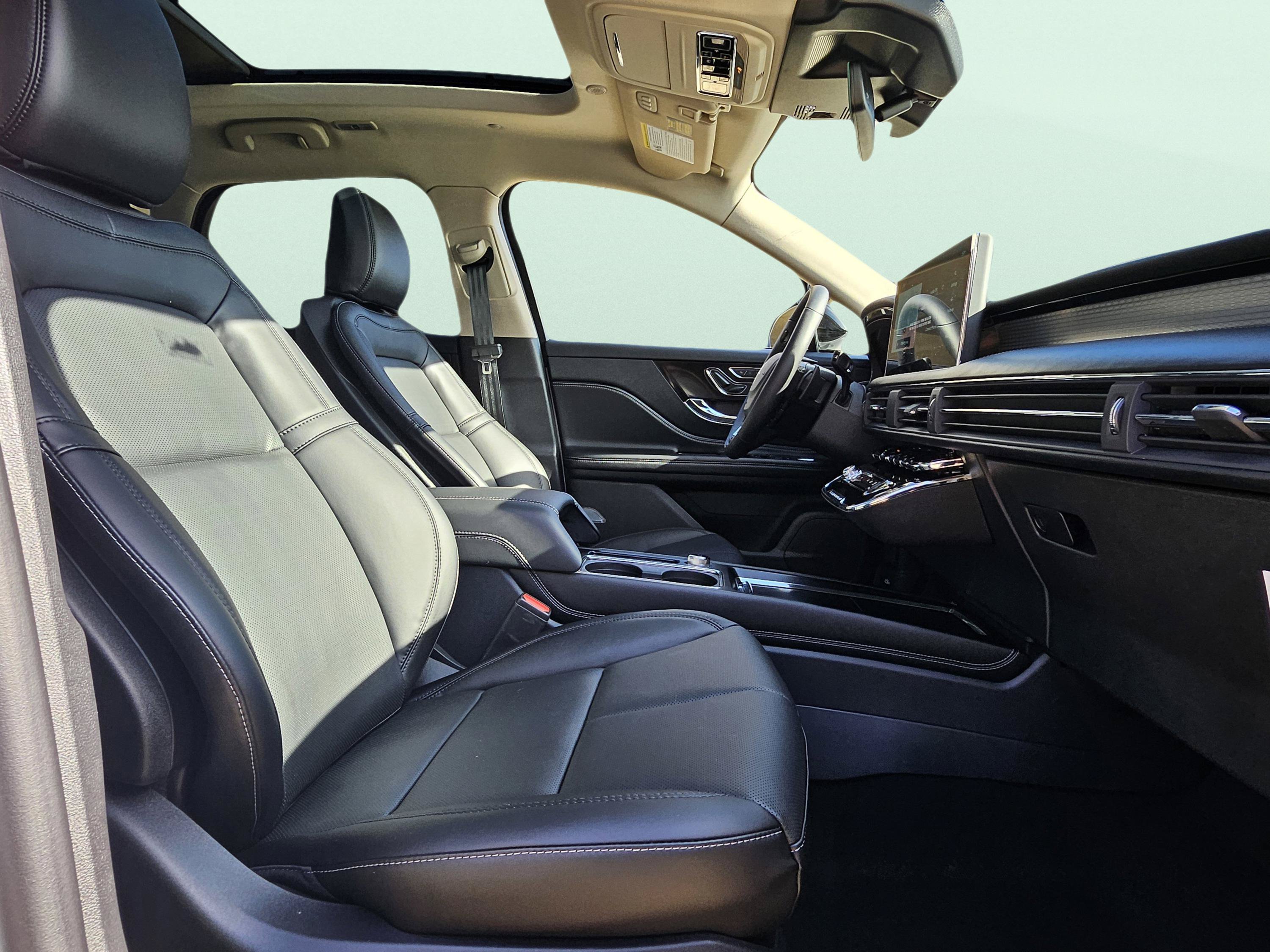 New 2026 Lincoln Corsair Premiere AWD/4WD image 14