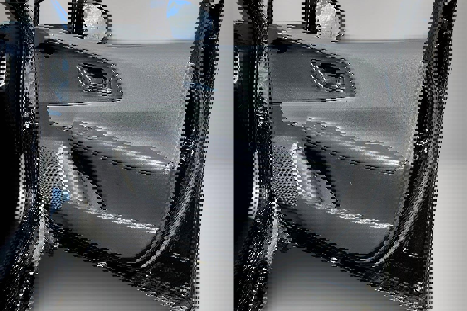 Used 2024 Toyota Prius XLE image 28