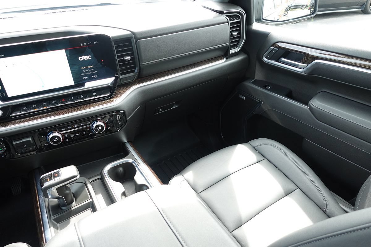 Used 2025 GMC Sierra 1500 Elevation w/ Elevation Premium Package AWD/4WD image 45