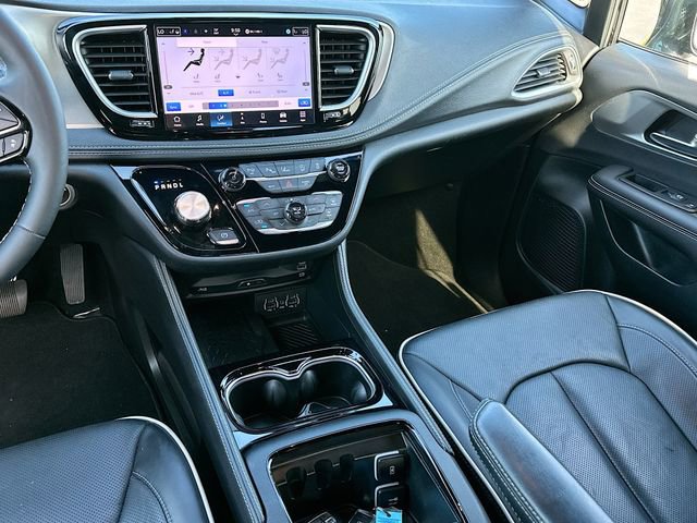 Used 2025 Chrysler Pacifica Limited w/ Uconnect Theater Family Group AWD/4WD image 25
