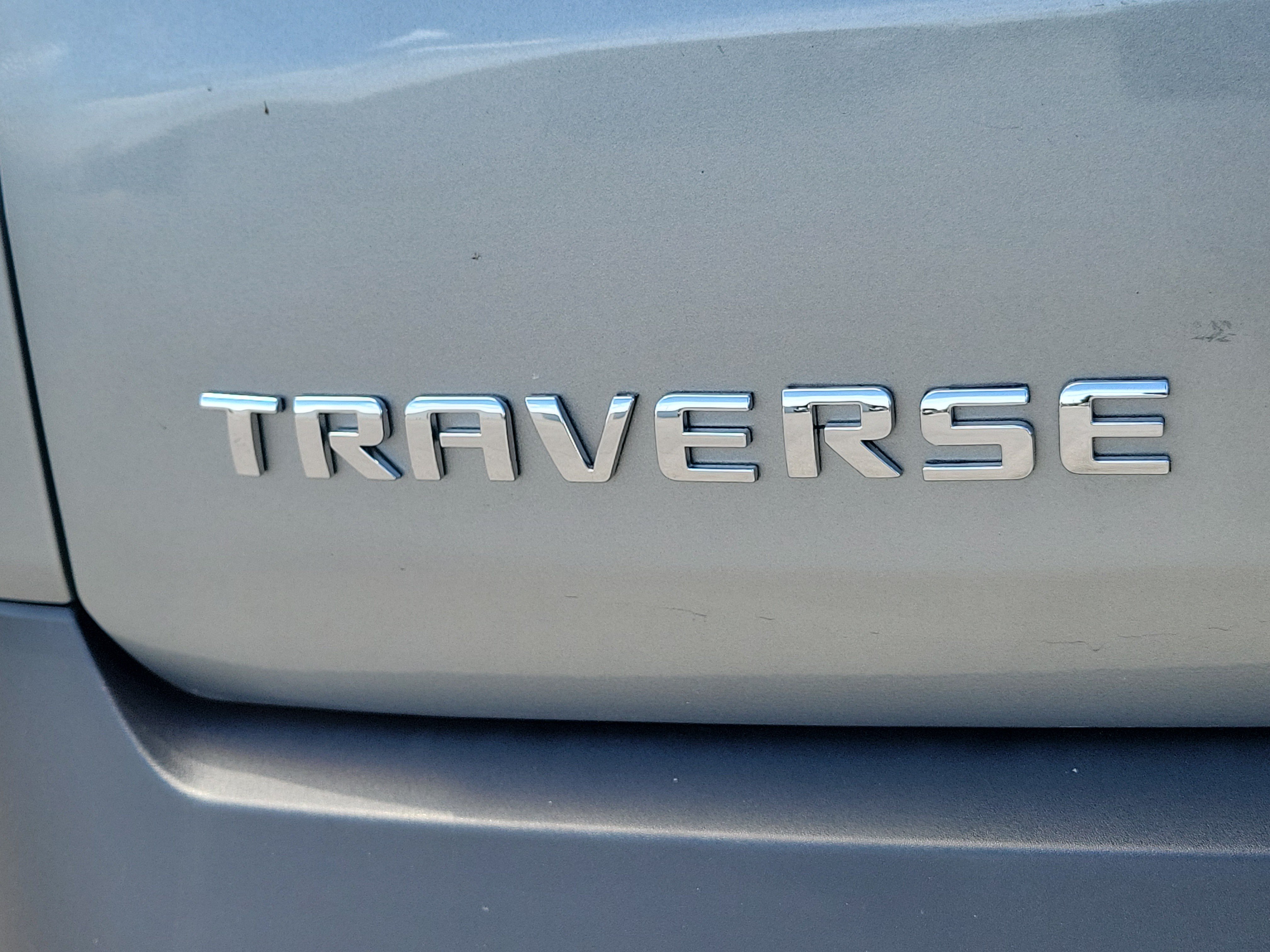 Used 2023 Chevrolet Traverse LS FWD image 32