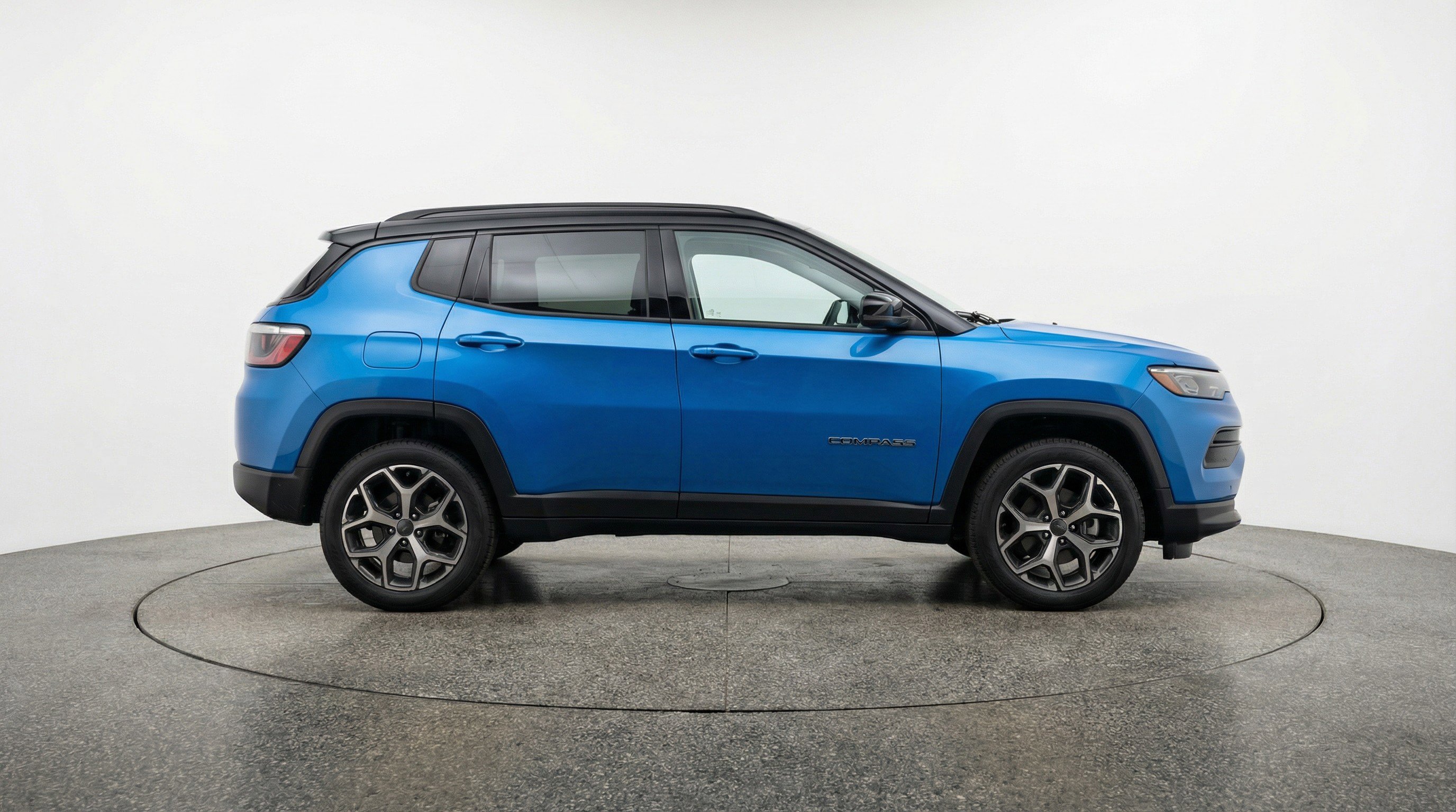 Used 2025 Jeep Compass Limited image 11