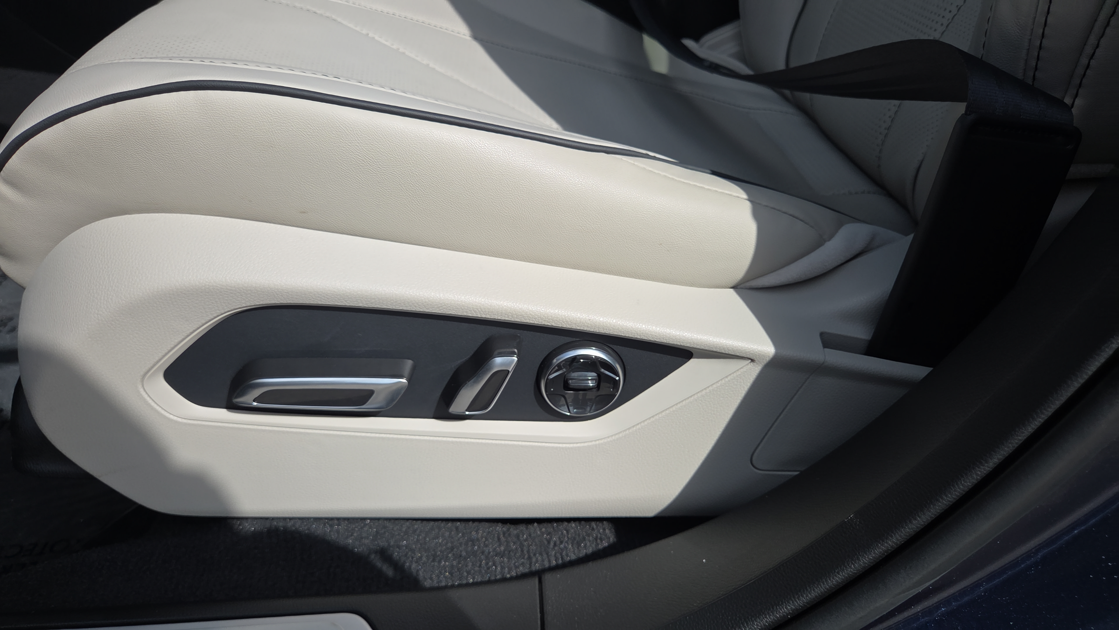 Certified 2026 Acura RDX SH-AWD w/ Advance Package image 10