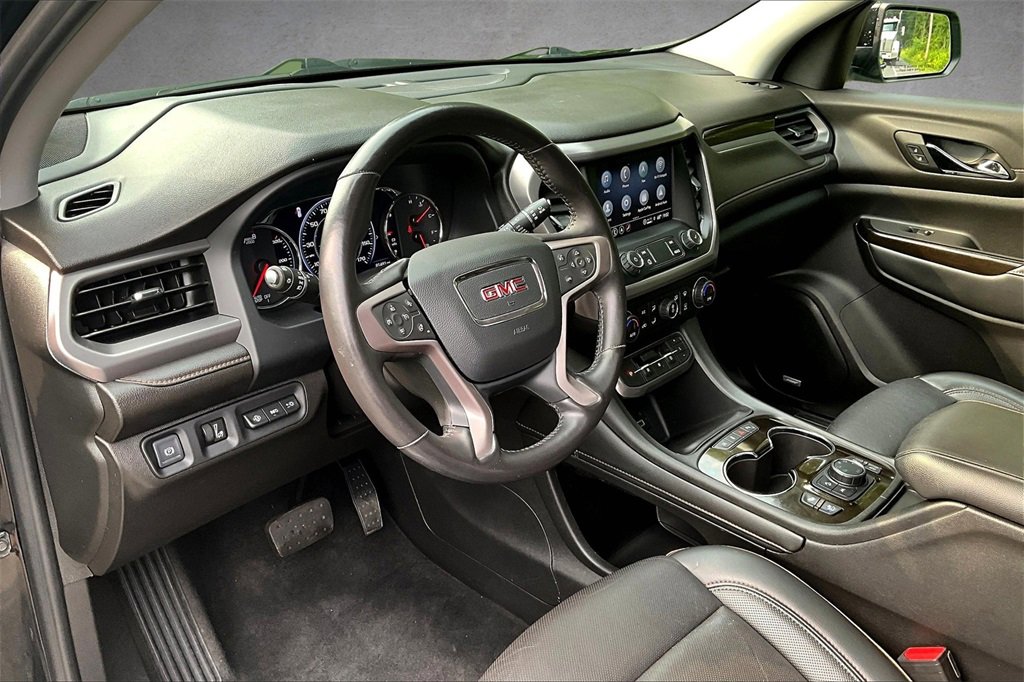 Used 2021 GMC Acadia AT4 w/ Technology Package image 16