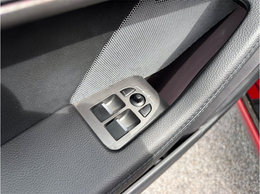 Used 2014 Jaguar F-TYPE Convertible RWD image 22