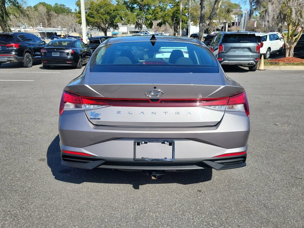 Certified 2023 Hyundai Elantra SEL image 8
