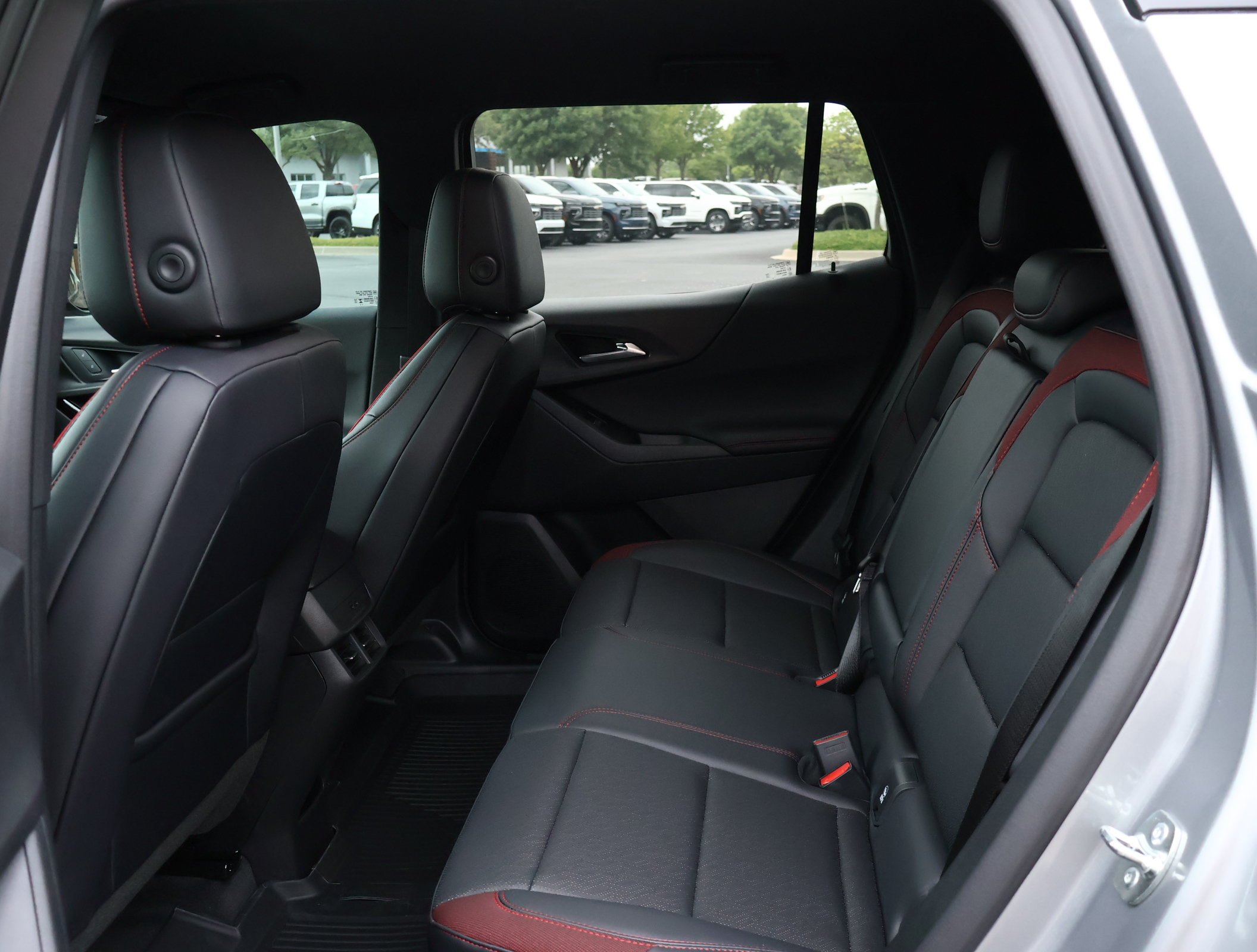 New 2027 Chevrolet Equinox RS w/ Safety and Technology Package FWD image 21
