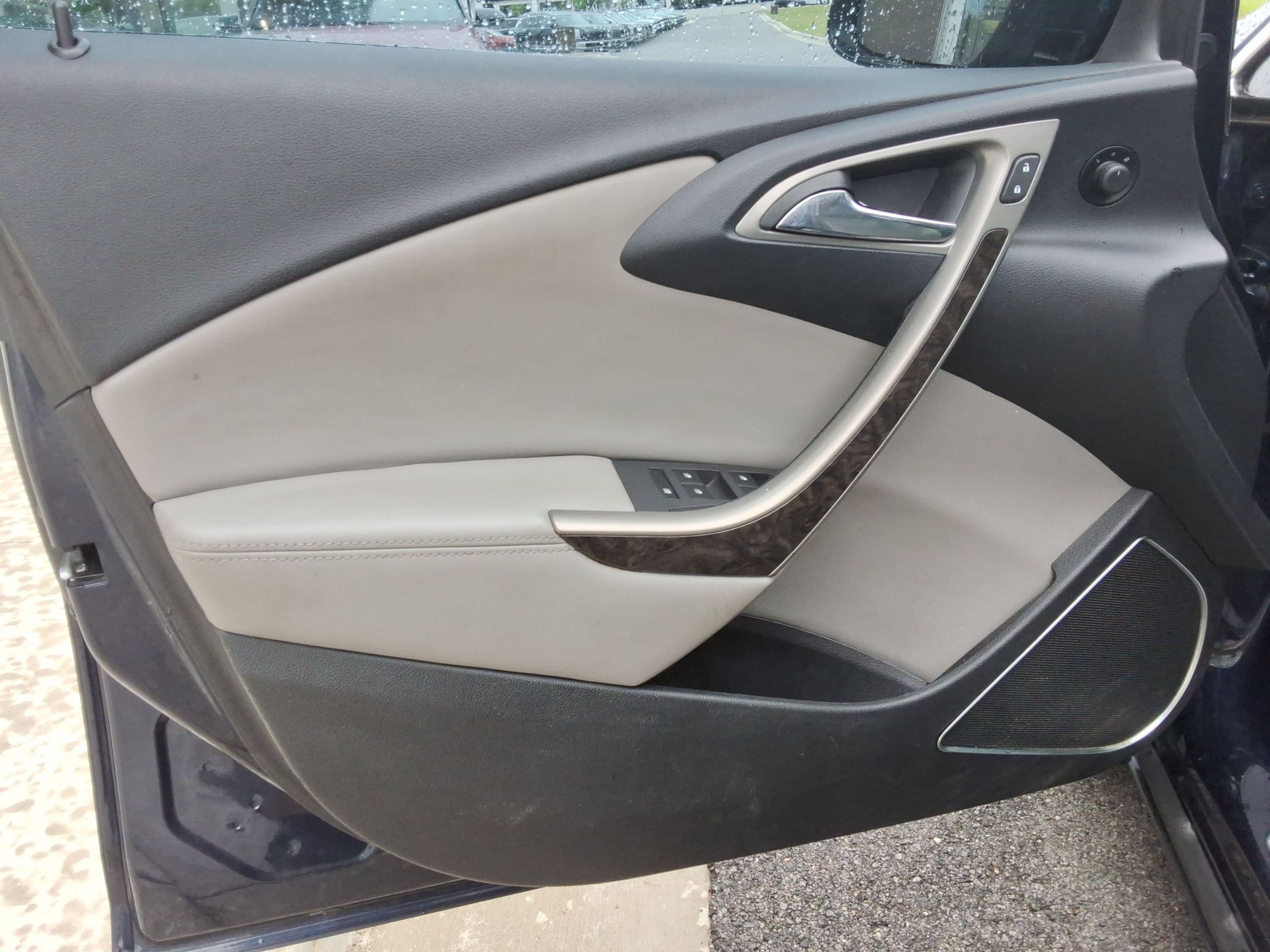Used 2015 Buick Verano FWD image 22
