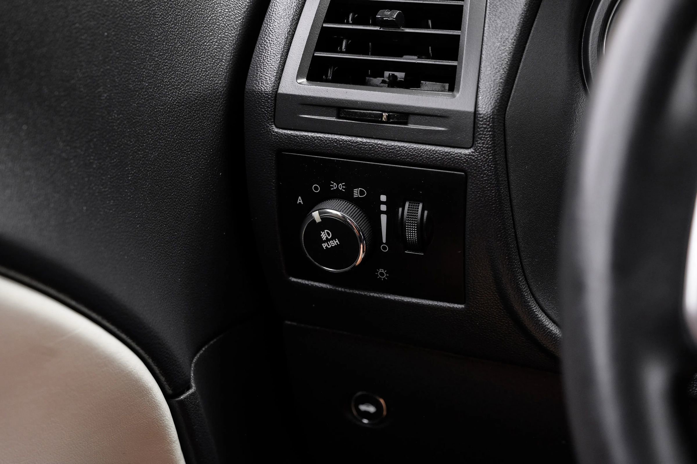 Used 2011 Dodge Challenger SRT8 RWD image 32
