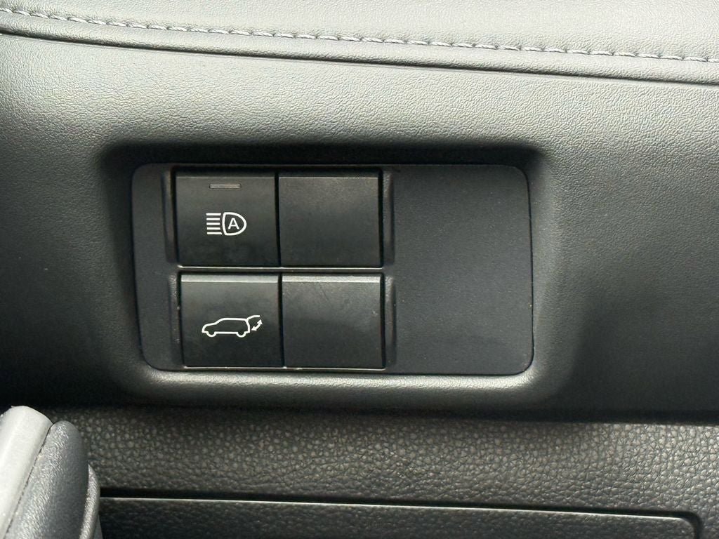 Used 2021 Toyota Highlander XLE image 18