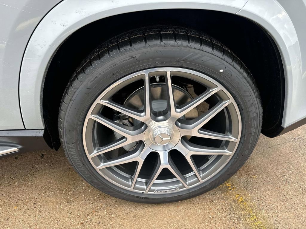 New 2025 Mercedes-Benz GLE 53 AMG 4MATIC image 3