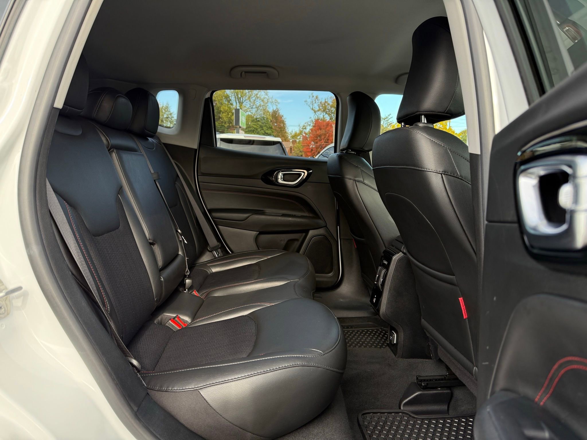 Used 2023 Jeep Compass Trailhawk w/ Trailhawk Convenience Group image 28