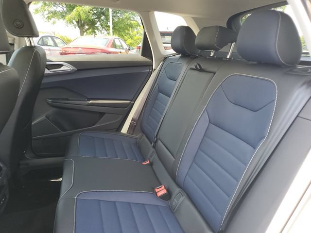 New 2026 Volkswagen Taos SEL AWD/4WD image 9