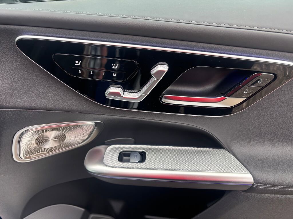 New 2026 Mercedes-Benz GLC 300 4MATIC image 14