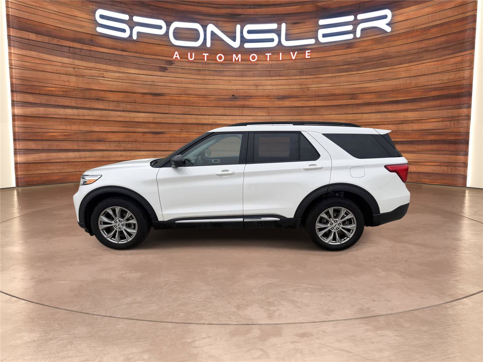 Used 2024 Ford Explorer XLT w/ Equipment Group 202A image 2