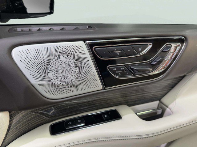 Used 2020 Lincoln Navigator L Black Label w/ Cargo Convenience Package image 64