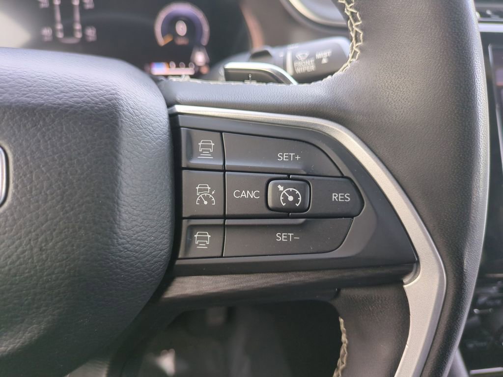 Used 2023 Jeep Grand Cherokee L Laredo image 19