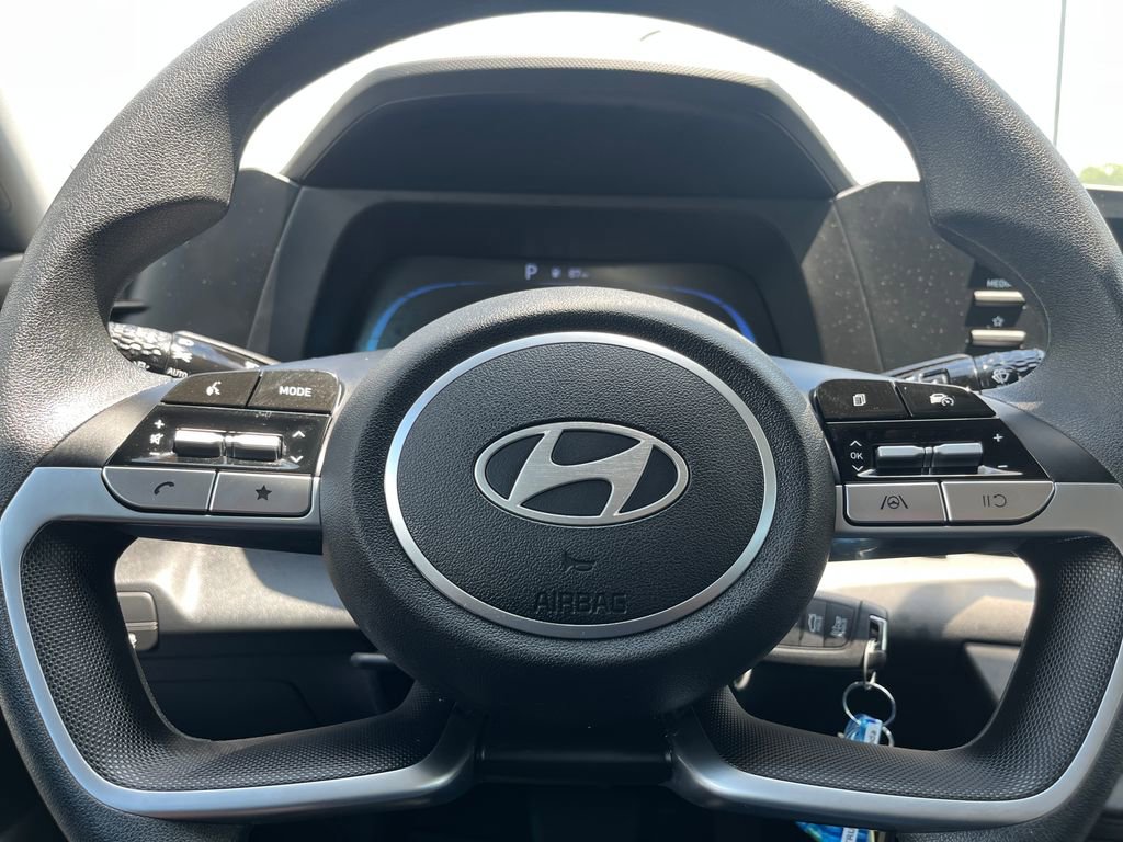 Used 2024 Hyundai Elantra SE FWD image 41