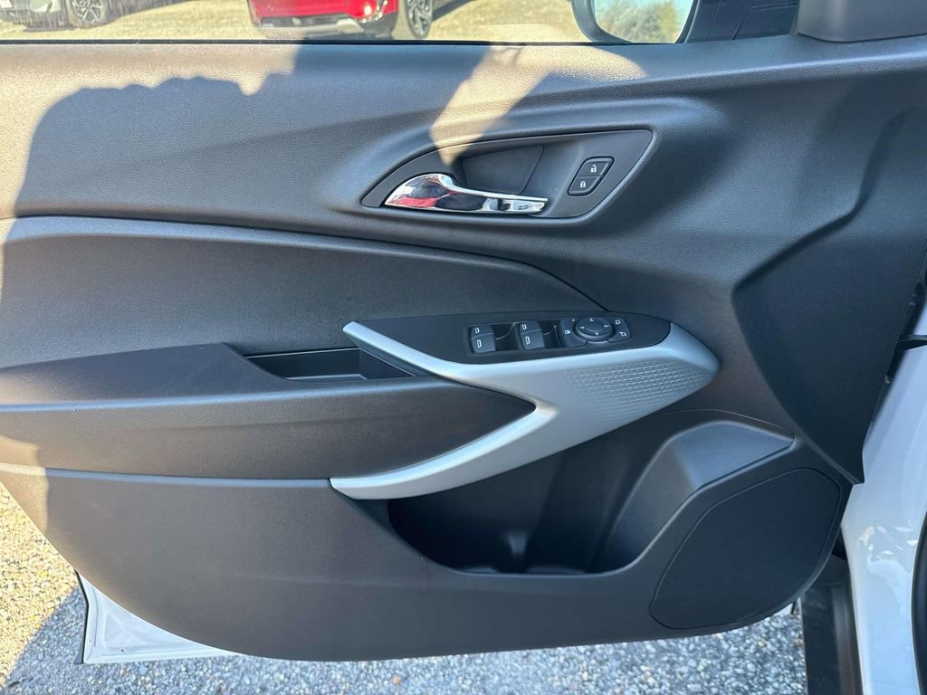 New 2026 Chevrolet Trax LS w/ LS Convenience Package image 18