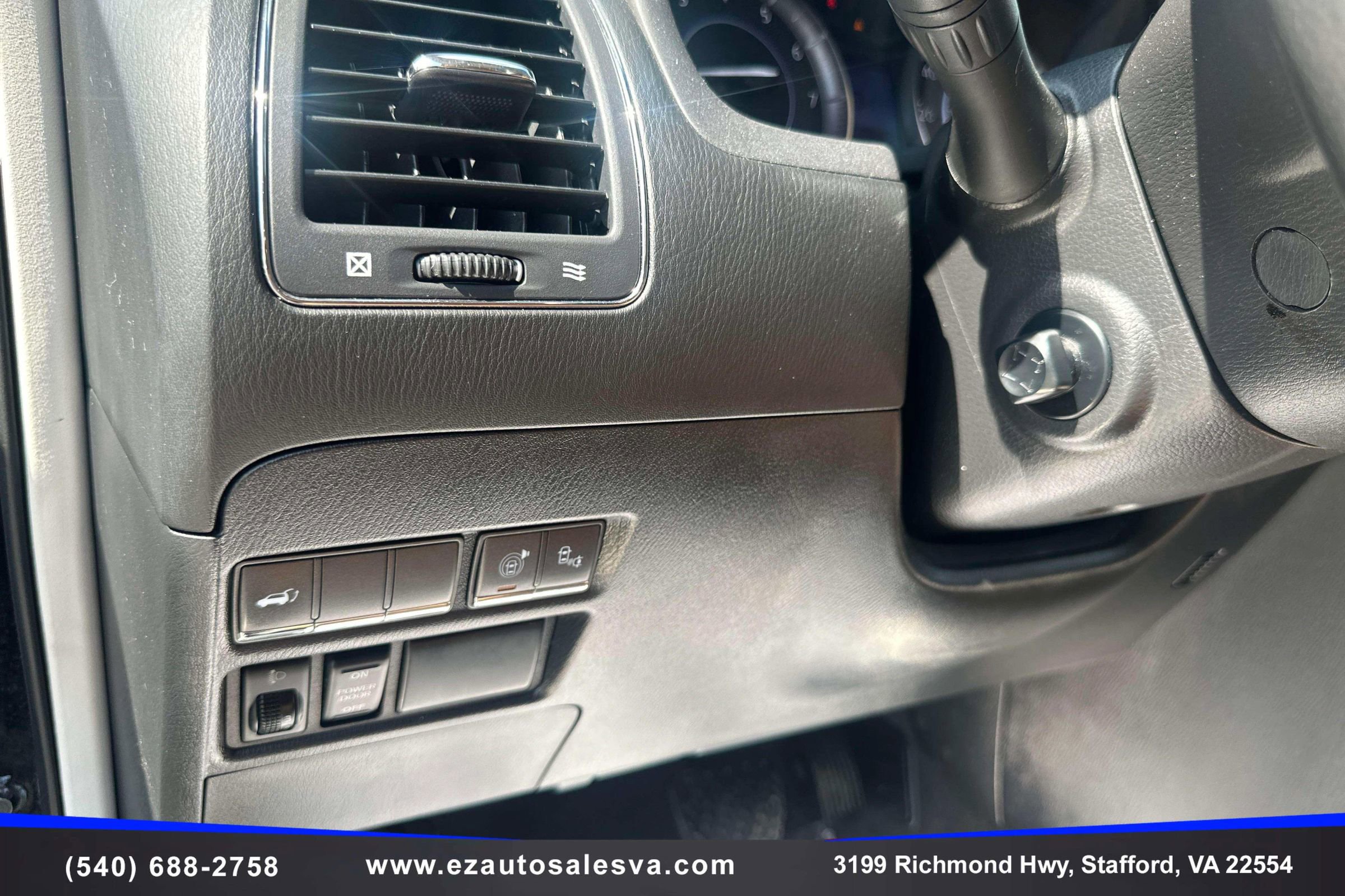 Used 2016 INFINITI QX80 4WD w/ Signature Edition Package image 16